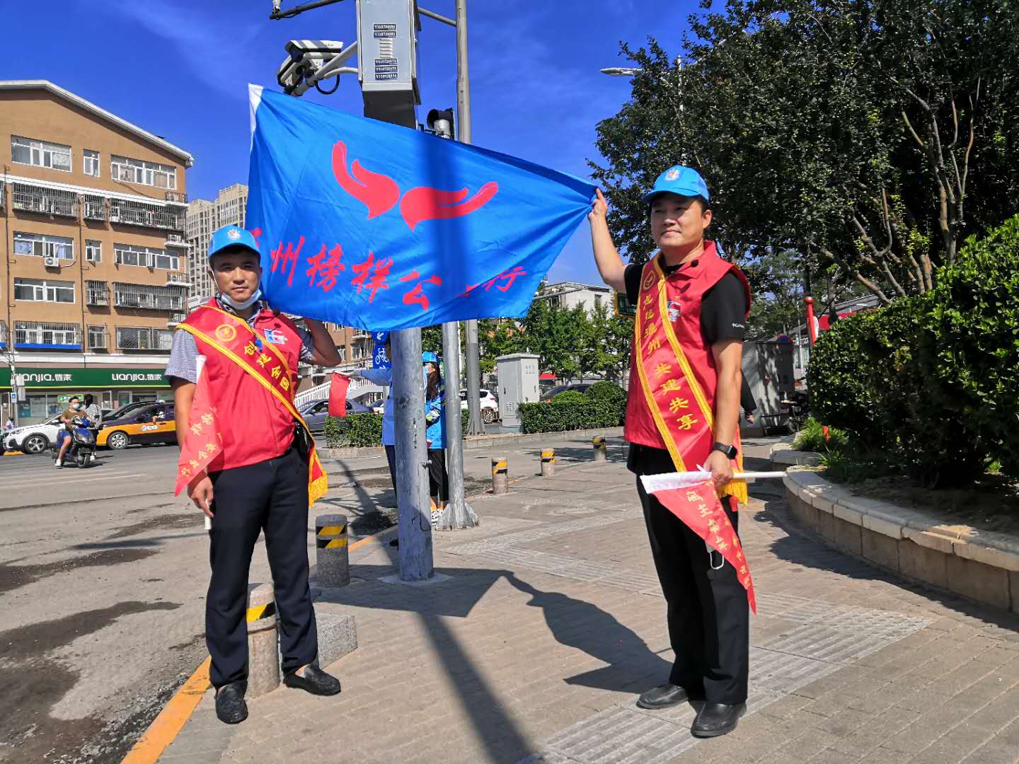 <strong>美女黄片大奶白嫩操人</strong>